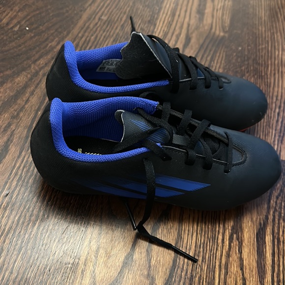 Adidas Speedflow 4 Boys Soccer Cleats Size 4 - Picture 2 of 4